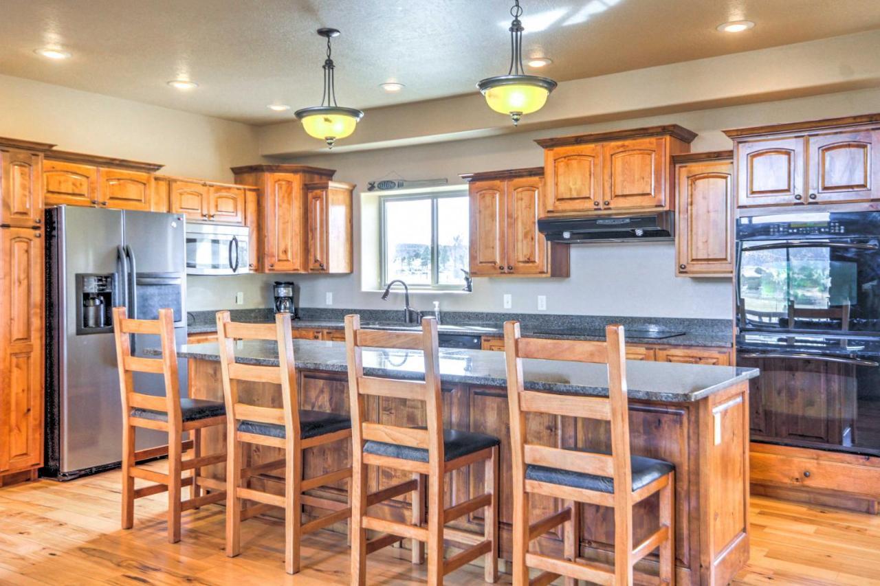 Rustic Bryce Canyon Home With Deck On Sevier River! Хатч Экстерьер фото